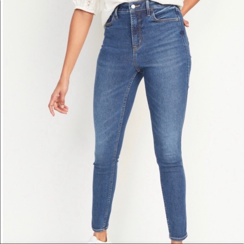 Old Navy Extra High-Rise Rockstar 360° Stretch Super Skinny Jeans | Size 16
